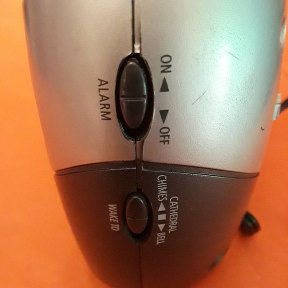 TIMEX "SOUNDS" ALARM CLOCK - RED LED DISPLAY MODEL T-130S - SOUNDS DO NOT WORK - Picture 5 of 5